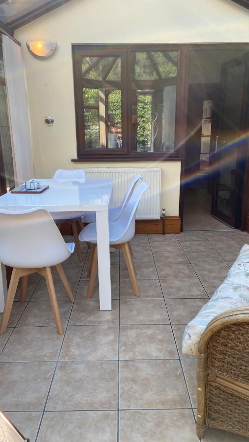 Beautiful Bexhill Cottage With Garden 3 Mins Walk To Beach Exterior photo